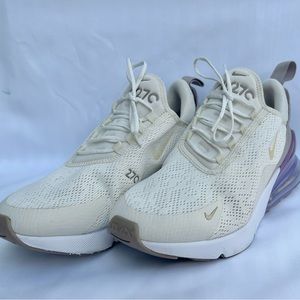 Women’s Nike 270s (size 9)